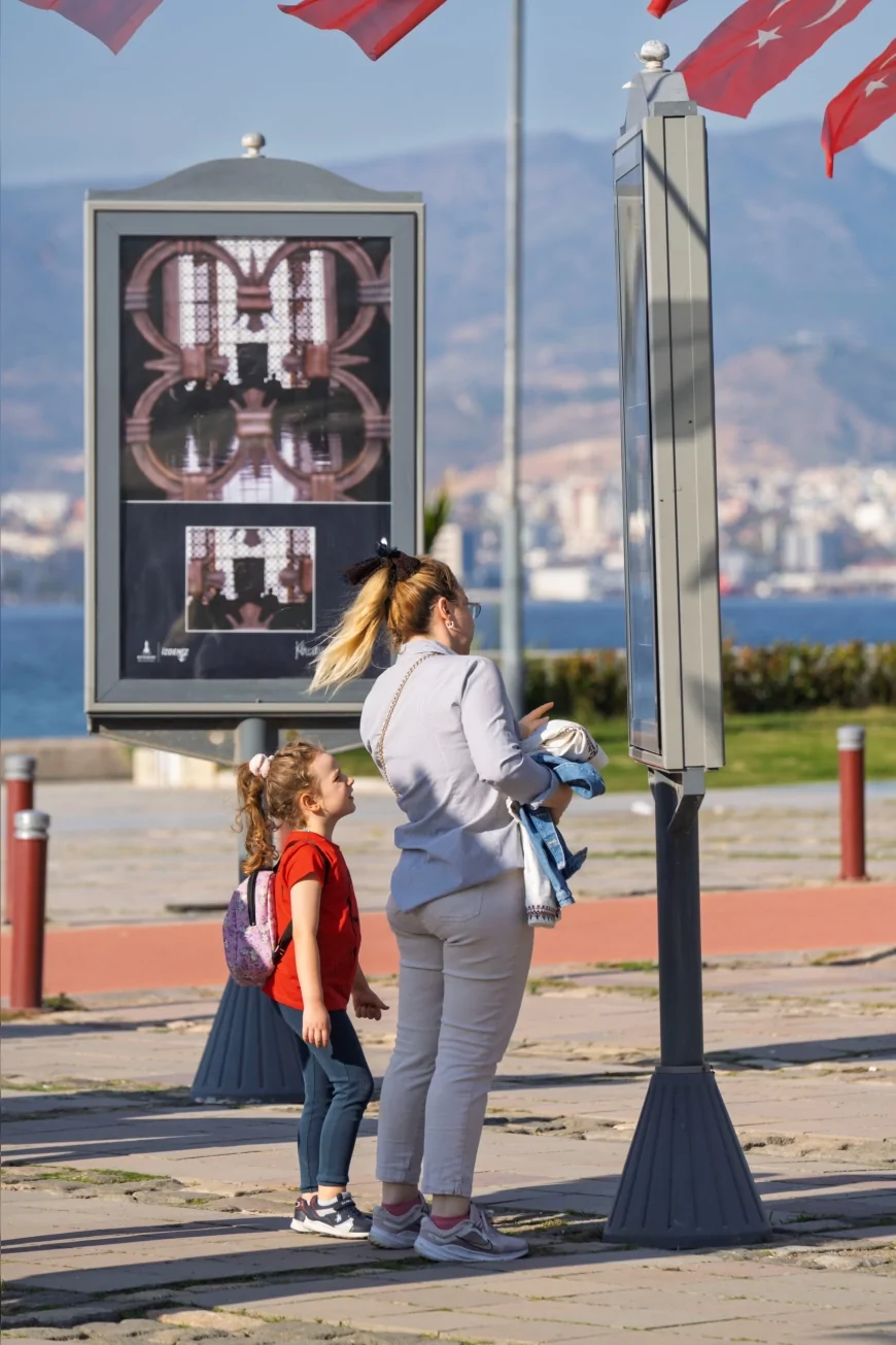 Gazeteci Korcan Karar’ın “Anıtkabir” Sergisi İzmir’de Açıldı: Atatürk’ün Işığında Anlamlı Bir Sanat Buluşması