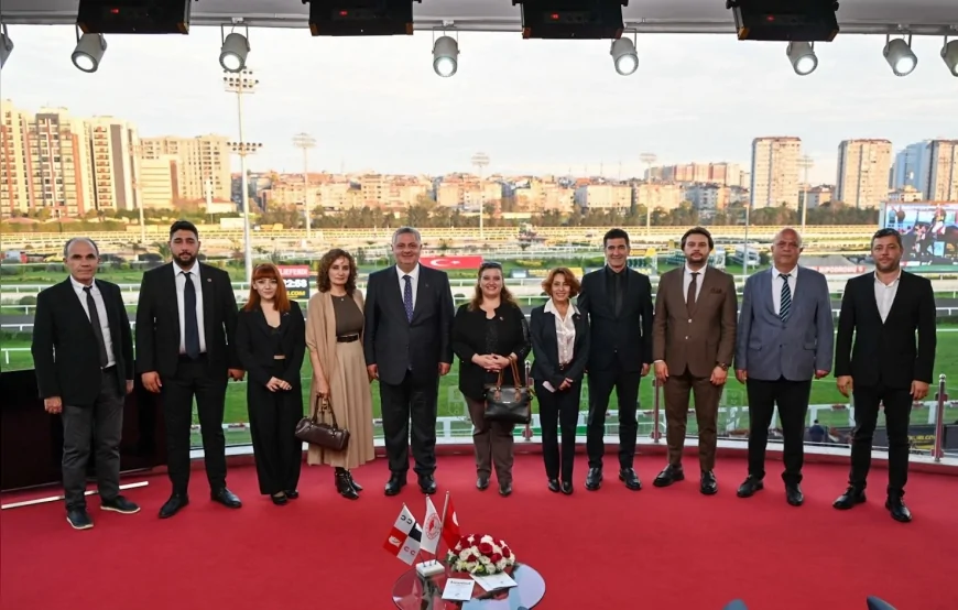 Yürüyen Köşk Koşusu’nun 9’uncusu Veliefendi Hipodromu’nda Yapıldı: Modern Warrior Birinciliğe Ulaştı