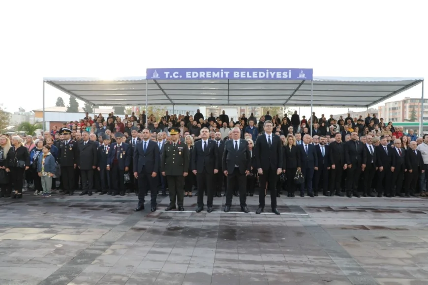 Edremit’te 10 Kasım’da Siren Sesleriyle Hayat Durdu: Ulu Önder Atatürk Saygı ve Minnetle Anıldı