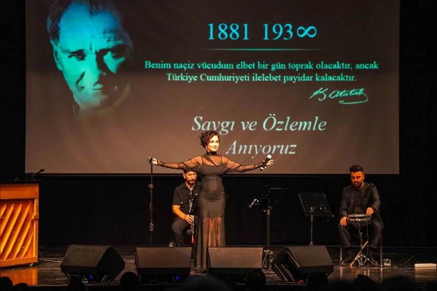 Gaziemir Belediyesi Atatürk’ü Sevdiği Şarkılarla Andı: Başkan Ünal Işık “Atatürk, Sadece Geçmişimiz Değil Geleceğimizdir”