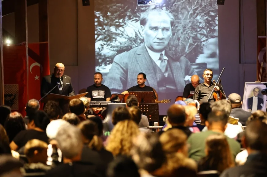 Efes Selçuk’ta “Arda Sen” Şiir ve Müzik Dinletisinde Atatürk Sevgisi Duygusal Anlara Sahne Oldu