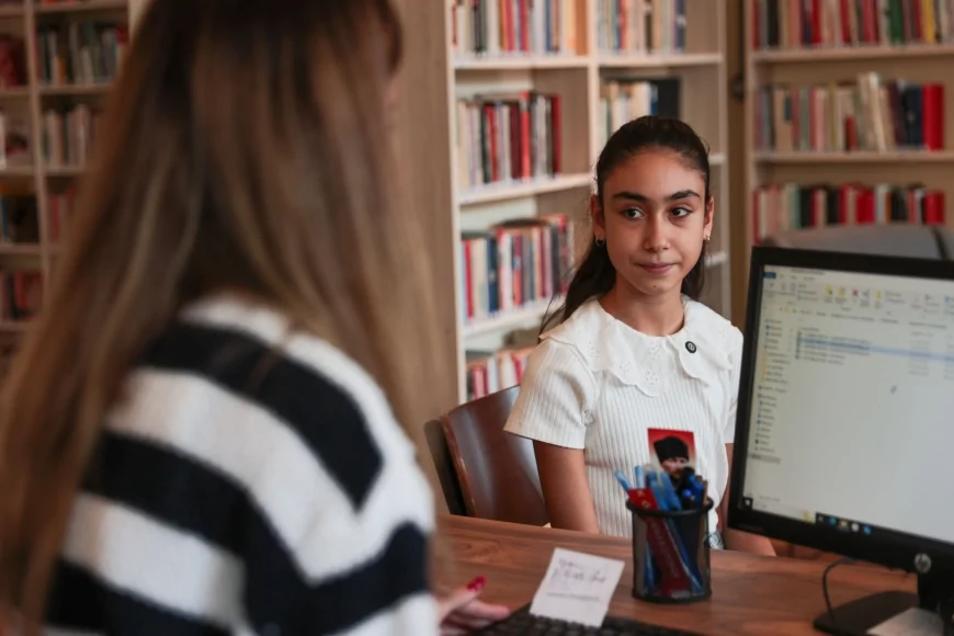 Buca’daki Tarihi Ernest Balladur Köşkü’nde Hayata Geçen Cumhuriyet Kütüphanesi Minik Okurlarıyla Geleceği Aydınlatıyor