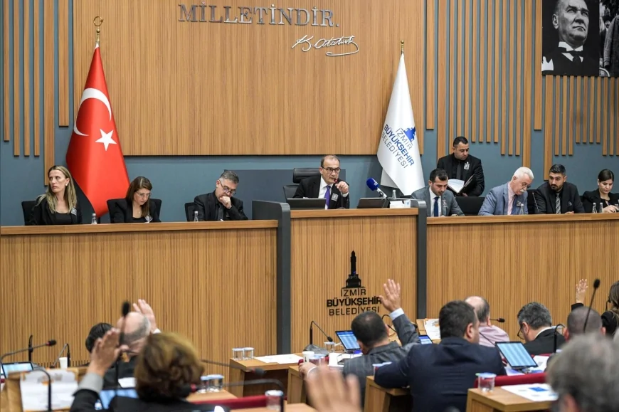 İzmir Büyükşehir Belediyesi Meclisi’nde 2026 Bütçesi Görüşülmeye Başlandı: 110 Milyar TL’lik Öneri Komisyonlarda
