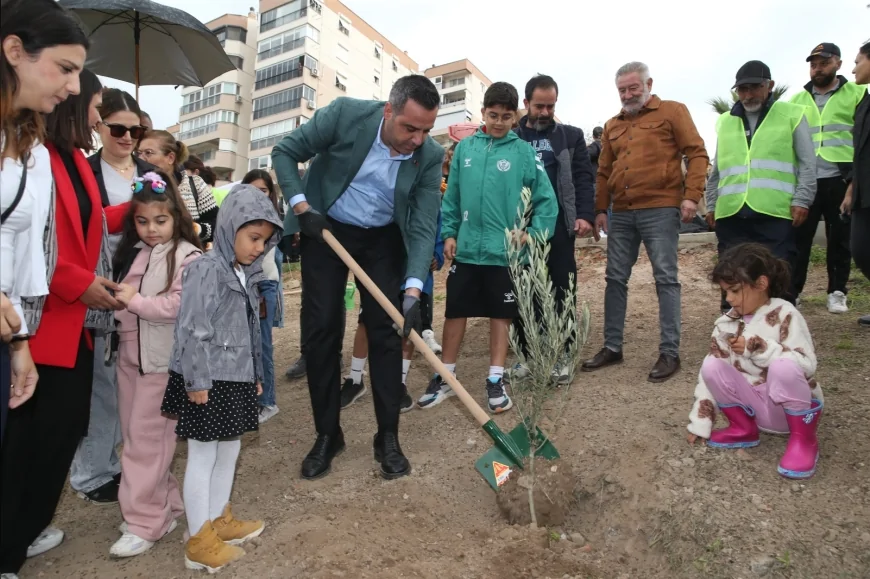 Çiğli Belediyesi 11 Kasım’da 400 Fidanı Toprakla Buluşturdu: Başkan Yıldız “Bugün Attığımız Her Adım, Geleceğe Bir Nefes”