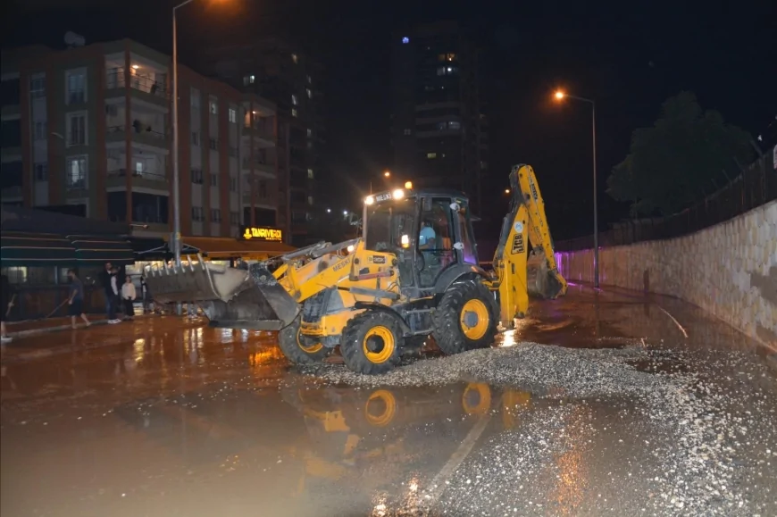 MESKİ Ekipleri Tarsus Kırklarsırtı’nda Dere Taşkınına Anında Müdahale Ederek Yolu Yeniden Trafiğe Açtı