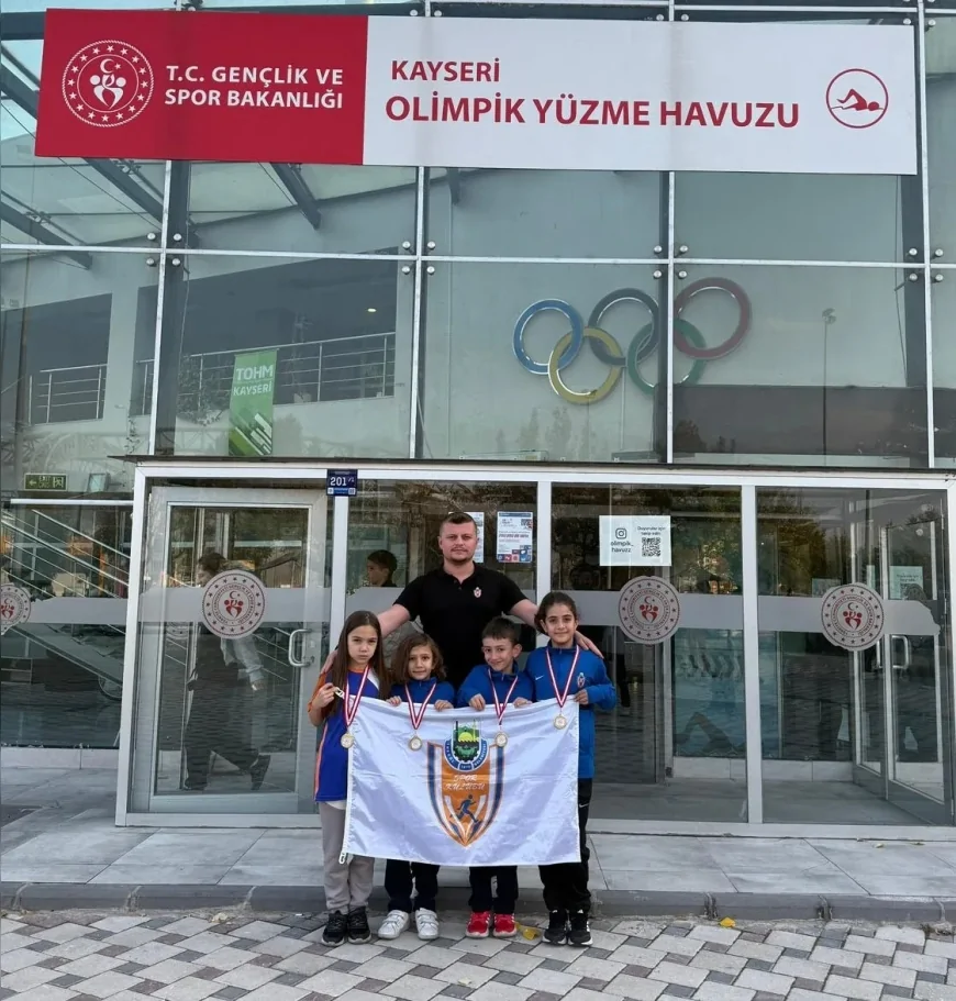 İnegöl Belediyesporlu Yüzücüler Kayseri’deki Atatürk’ü Anma Müsabakalarından Türkiye Dereceleriyle Döndü