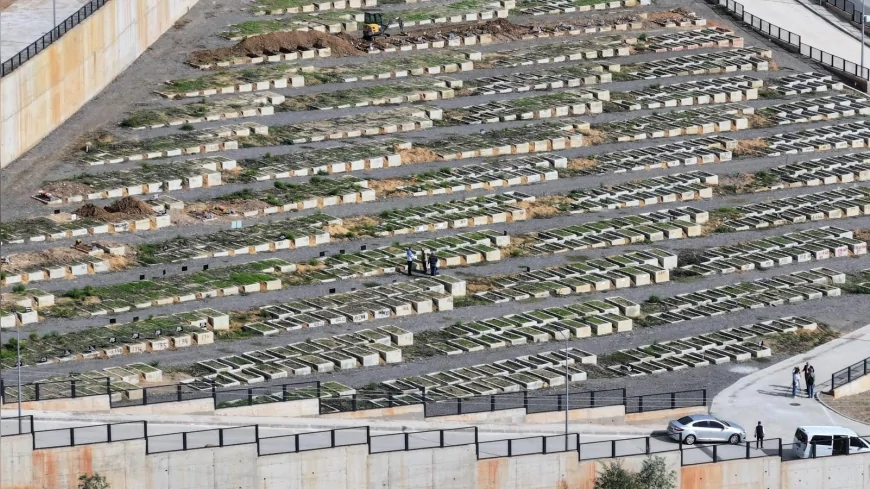 İzmir Büyükşehir Belediyesi Karşıyaka Örnekköy’de Çift Katlı Aile Mezarlığı Hizmete Açtı