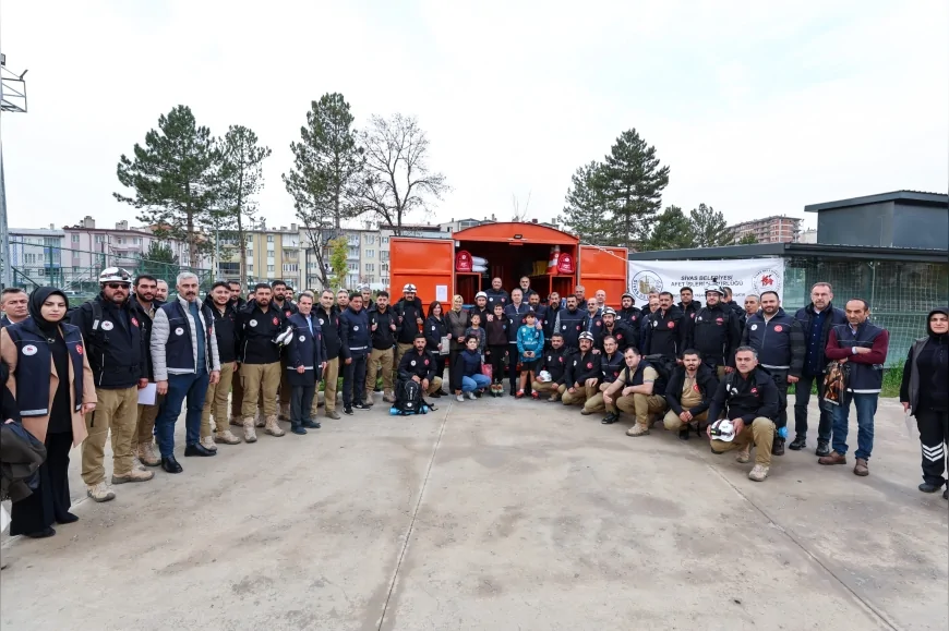 Sivas Belediye Başkanı Dr. Adem Uzun: “Afet Konteyneri Uygulamasıyla Sivas’ı Afetlere Hazırlıklı Hale Getiriyoruz”