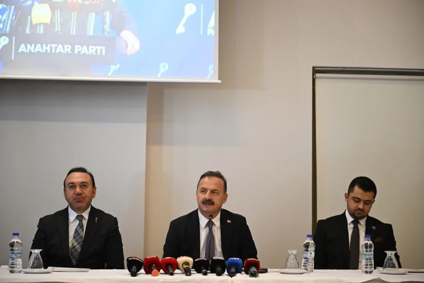 Anahtar Parti Genel Başkanı Yavuz Ağıralioğlu Manisa’da zeytin üreticilerinin sorunları için komisyon çağrısı yaparak gündemdeki terör ve uçak kazası tartışmalarını değerlendirdi