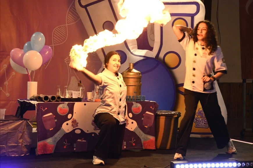 Kuşadası Belediyesi’nin “Kuşadası’nda Eğlenceli Bilim Var” Etkinliği Çocukları Bilimin Renkli Dünyasında Buluşturdu