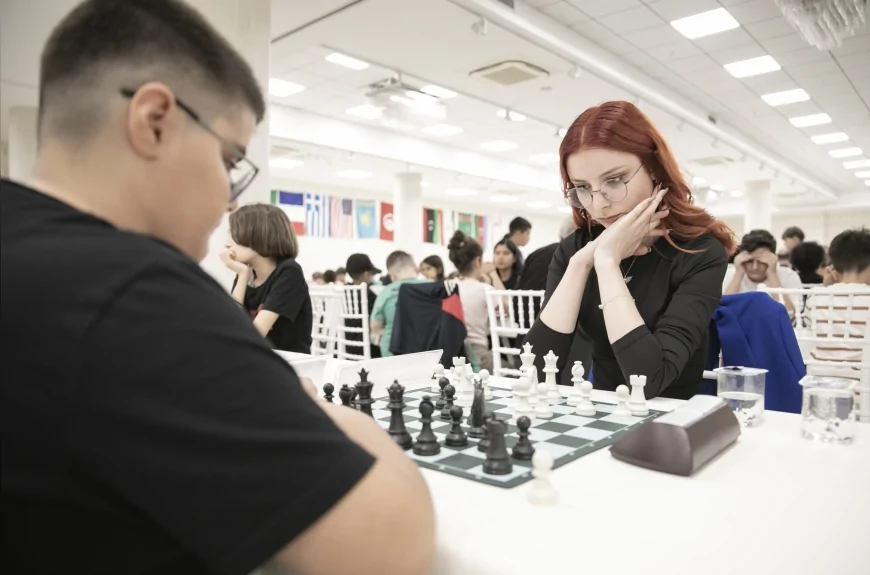 Mersin Büyükşehir Belediyesi’nin Ev Sahipliğinde Düzenlenen 9. Uluslararası Satranç Turnuvası Ödül Töreniyle Sona Erdi