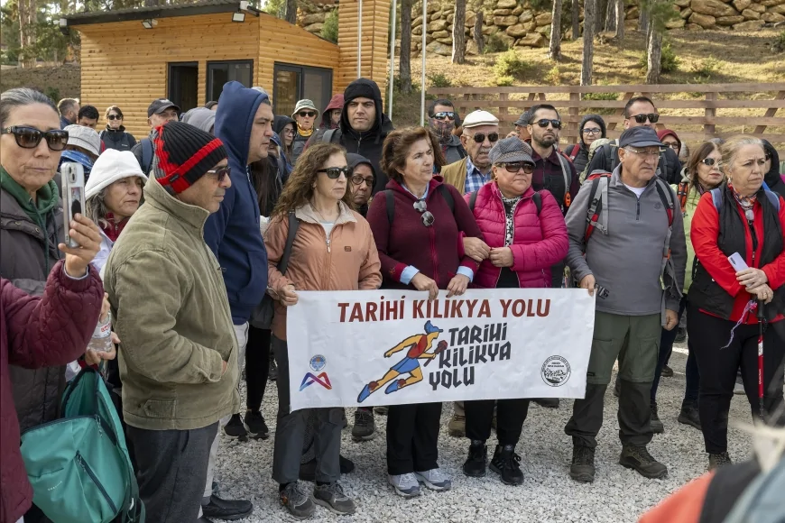 Mersin Büyükşehir Belediyesi’nin Tarihi Kilikya Yolu Yürüyüşü Çamlıyayla Rotasında Yoğun Katılımla Tamamlanarak Bölgenin Doğal ve Kültürel Değerlerine İlgi Artırıyor
