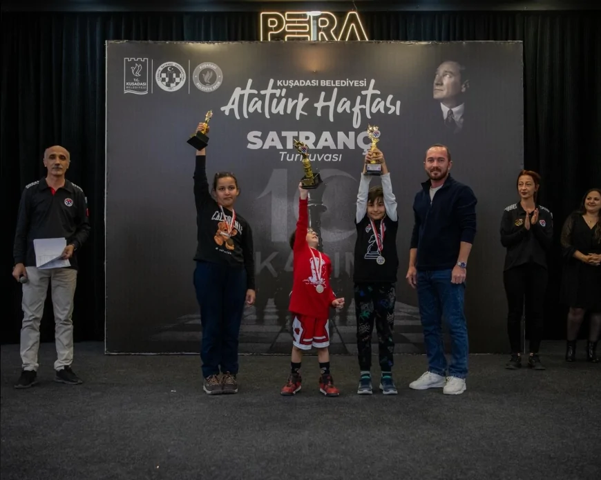 Kuşadası’nda “Atatürk Haftası Satranç Turnuvası” Tamamlandı: 120 Sporcu Kıyasıya Mücadele Etti