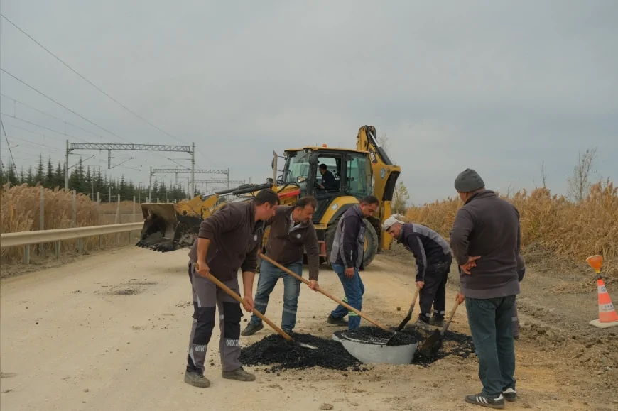 Eskişehir Büyükşehir Belediyesi Hatboyu-3 Caddesi’nde Başlattığı Asfalt Yenileme Çalışmalarıyla Ulaşım Konforunu Artırıyor