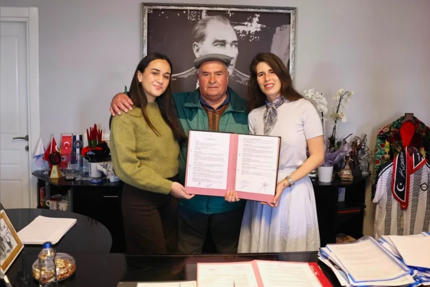 Çeşme Belediyesi Alaçatı’da Yeni Eğitim Yatırımı İçin Protokol İmzaladı: Hayriye Özen ve Vehbi Özen Çocuk Etkinlik Merkezi Hayata Geçiyor