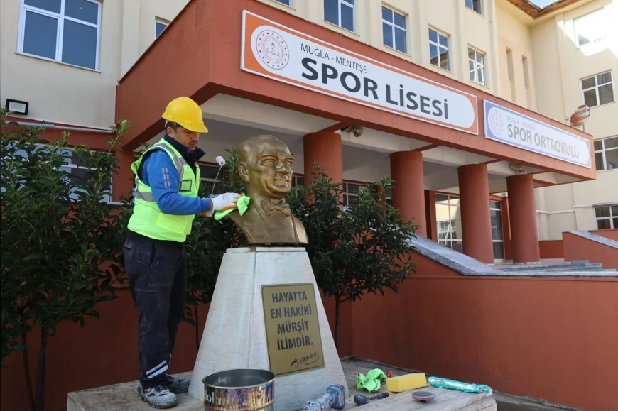Muğla Büyükşehir Belediyesi Ara Tatilde Okullarda Kapsamlı Bakım, Onarım ve Atatürk Büstü Çalışmalarını Tamamladı