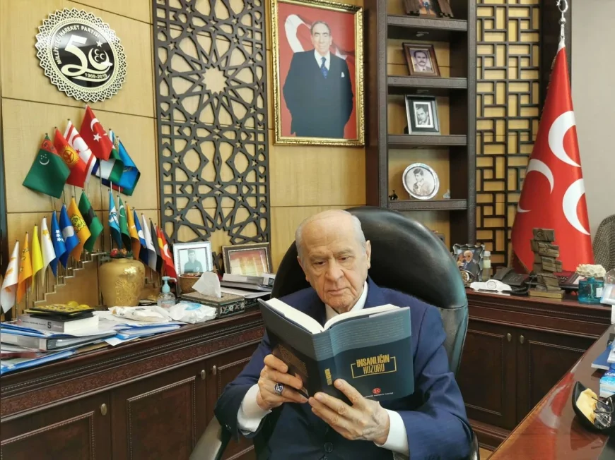 Milliyetçi Hareket Partisi Genel Başkanı Devlet Bahçeli: “Terörsüz Türkiye hedefi için gerekirse üç arkadaşımla İmralı’ya gitmekten gocunmam”