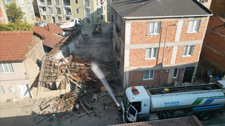 İnegöl’de Çıkmaz Sokak Açılarak Ulaşım Ağında Yeni Bağlantı Sağlandı ve Mahalle İçi Trafik Rahatlatıldı