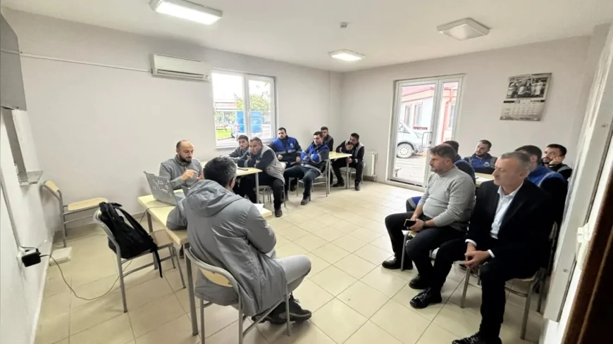 İnegöl Belediyesi Veteriner İşleri Personeline Arılara Güvenli Müdahale ve Arı Sokmalarında İlk Yardım Eğitimi Verildi