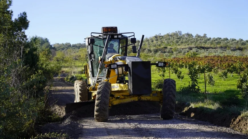 Yunusemre Belediyesi Türkmen Mahallesi’nde Ova Yolu Ulaşımını Rahatlatan Bakım ve Onarım Çalışmalarını Tamamladı