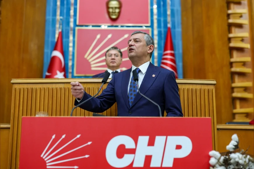 CHP GRUP TOPLANTISINDA ÖZGÜR ÖZEL’DEN “KARA DÜZEN” VURGUSU VE CUMHA’NIN GRUP ÖNCESİ ÖZEL RÖPORTAJLARI KAYDA GEÇTİ