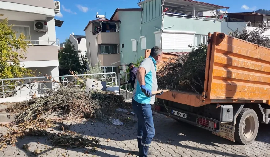Marmaris Belediyesi Evsel Olmayan Atık Düzenlemesinde Yoğunluk Uyarısı Yaptı ve Kurallara Uyum Çağrısında Bulundu