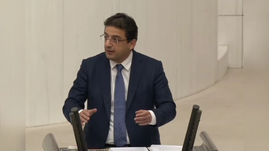 CHP’Lİ YUNUS EMRE: “DEMİRTAŞ VE KAVALA KARARLARINI YOK SAYAMAZSINIZ, AVRUPA KONSEYİ’Nİ DEVRE DIŞI BIRAKARAK DIŞ POLİTİKA YÜRÜTÜLEMEZ”