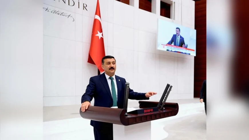 SELÇUK TÜRKOĞLU TBMM’DE 11’İNCİ MADDEYE VE ŞEHİT ANNESİNE YÖNELİK SÖZLERE TEPKİ GÖSTERDİ “YEREL YÖNETİME DARBE, ŞEHİT ANNESİNE PARMAK SALLANAMAZ”