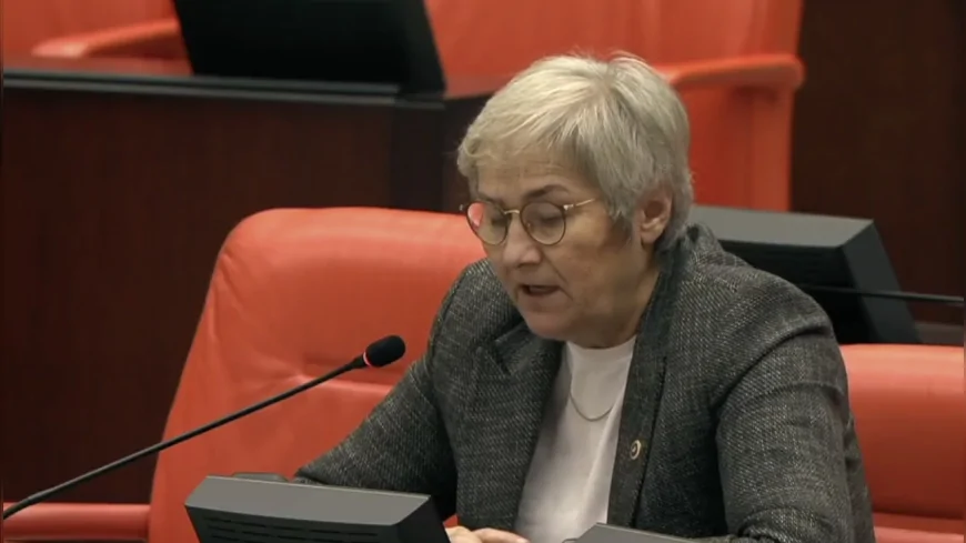 CHP’li Ayça Taşkent: “Akgöl’de su seviyesi 3 metreden 2 metreye düştü; izinsiz kanallar gölü Sakarya Nehri’ne boşaltıyor, DSİ set çalışmasını derhâl başlatmalıdır”