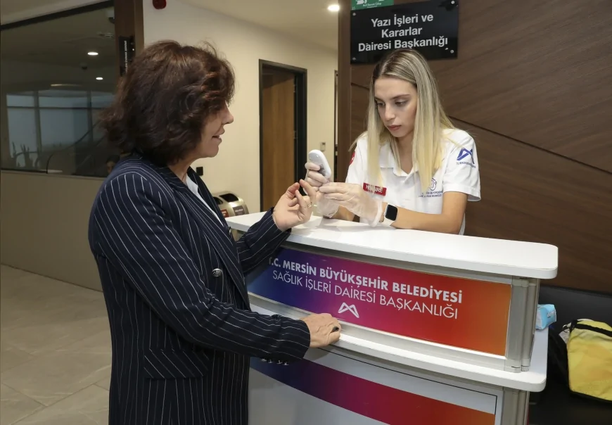 Mersin Büyükşehir Belediyesi Ana Hizmet Binası’nda Dünya Diyabet Günü kapsamında personelin ücretsiz şeker ölçümü yapıldı