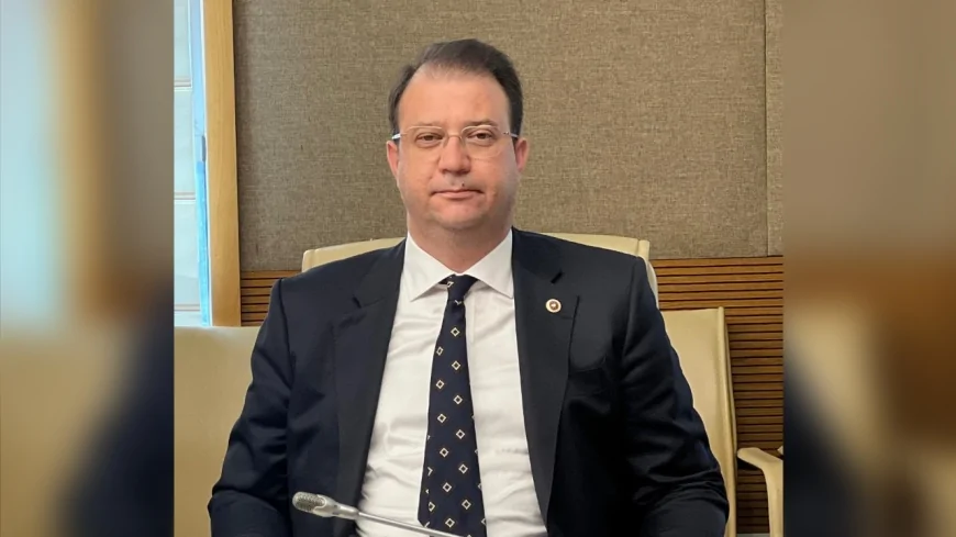 CHP MİLLETVEKİLİ İNAN AKGÜN ALP: “KARS’TA AK PARTİ İLÇE KADIN KOLLARI BAŞKANI ÖĞRETMEN OLARAK GÖREVLENDİRİLİP OKUL KANTİNİNİ DE İŞLETİYOR”