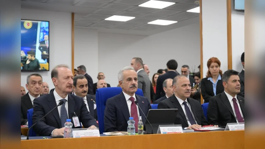 Ulaştırma Bakanı Uraloğlu’ndan İBB’ye veri sızıntısı iddiası: “İstanbullunun 4,7 milyon verisi İngiltere’ye satıldı”