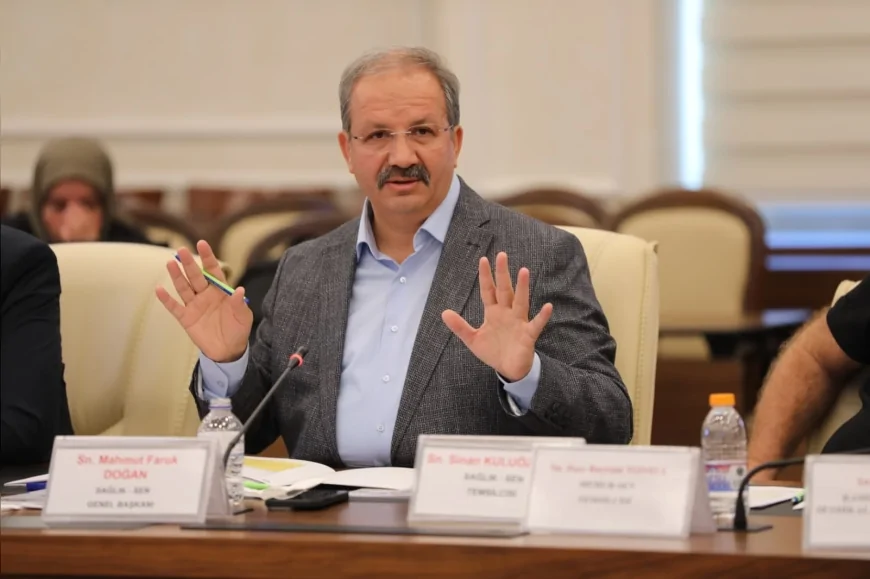 Sağlık-Sen Genel Başkanı Mahmut Faruk Doğan: “Sağlık ve sosyal hizmet profesyonellerinin yüzde 76’sı ek bir işte çalışmak istiyor”