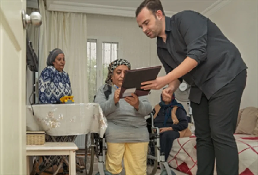 İzmir Büyükşehir Belediyesi’nin ücretsiz medikal destek hizmeti kent genelinde engelli yurttaşların yaşamını kolaylaştırıyor