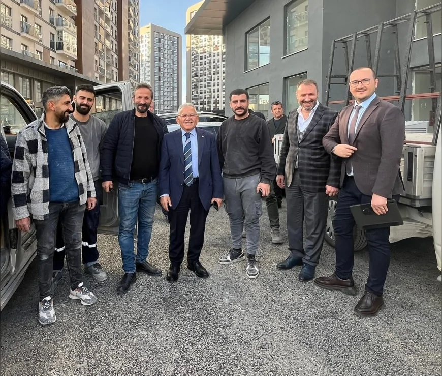 Kayseri Büyükşehir Belediye Başkanı Memduh Büyükkılıç Sahabiye Kentsel Dönüşümünde Anahtar Teslimi Öncesi Çevre Düzenlemelerini Yerinde İnceledi