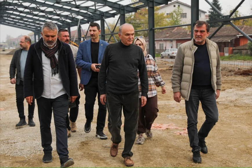 Düzce Belediye Başkanı Dr. Faruk Özlü Şehrin Dört Farklı Noktasındaki Yatırımları İnceleyerek “Projelerimiz Sorunsuz İlerliyor” Açıklamasını Yaptı