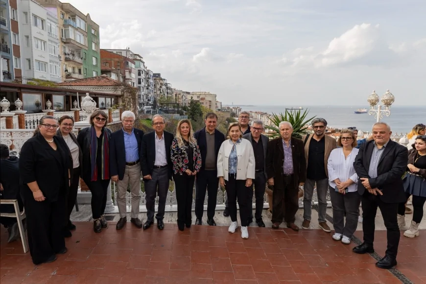 İzmir Büyükşehir Belediyesi’nin Düzenlediği 26’ncı Barış Selçuk Gazetecilik Yarışması’nda Ödüller Törenle Sahiplerine Verildi