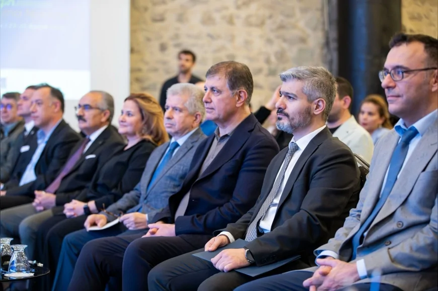 İzmir Büyükşehir Belediye Başkanı Cemil Tugay: “Değişimin seyircisi değil aktörü olacak bir şehir inşa ediyoruz”