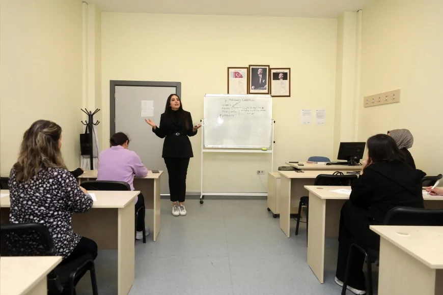 Yenimahalle Belediyesi’nin YENİMEK Eğitimleri Depremzede Selma Ulubaba’ya Gazetecilik Yolunu Açtı