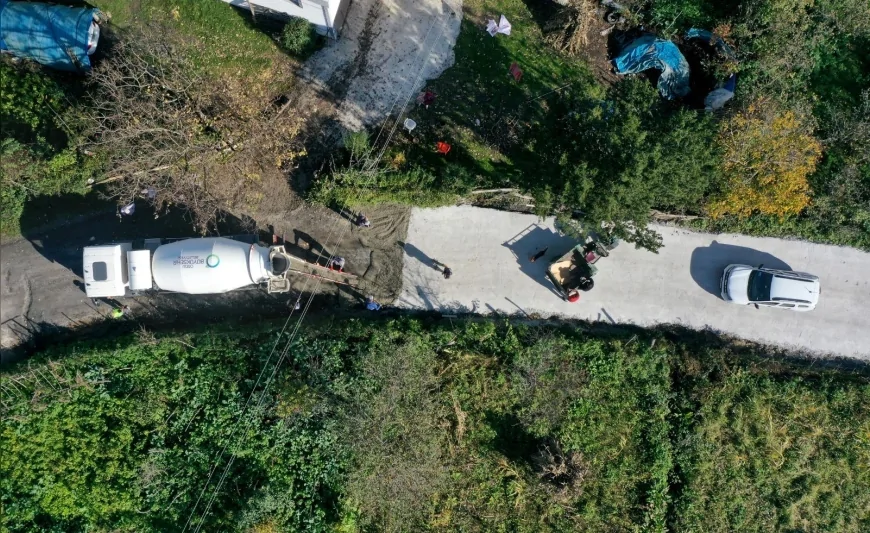 Ünye’de Yavi ile İnkur Arasındaki Kırsal Bağlantı Yolunda Beton Kaplama Çalışması Hızlandırıldı