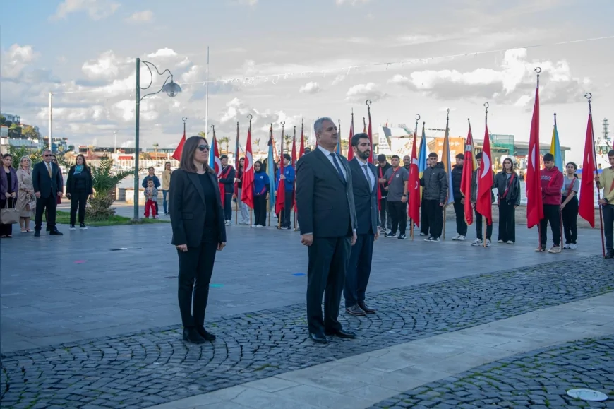 Kuşadası’nda 24 Kasım Öğretmenler Günü Törenlerle Kutlandı ve Emekli Öğretmenlere Belgeleri Takdim Edildi