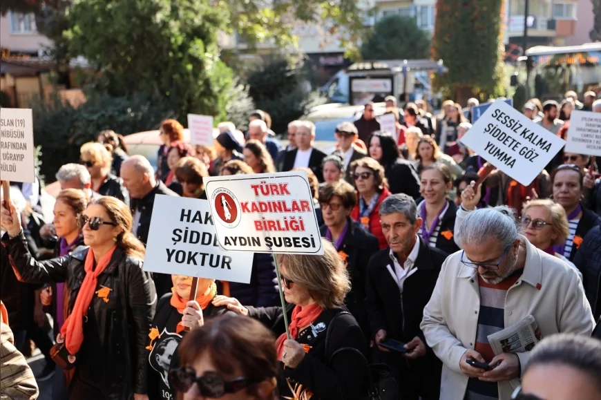 Efeler’de 25 Kasım Sessiz Yürüyüşü: Başkan Anıl Yetişkin “290!” Çalışmasıyla Kadına Yönelik Şiddete Dikkat Çekti