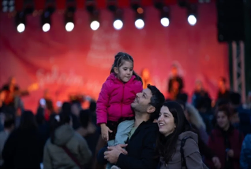 İzmir Kültürpark’ta Bir Ay Sürecek Yeni Yıl Festivali Başlıyor: Konserler, Buz Pistleri ve Özel Gösteriler İzmirlileri Bekliyor