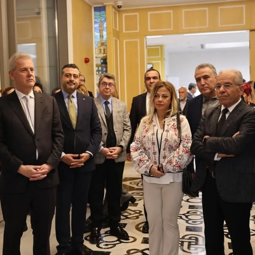 İzmir Ticaret Odası’nda Açılan “İletişim Yüzyılında Kentlerin Hikayesi” Sergisi Şehrin 55 Yıllık Belleğini Gün Yüzüne Çıkardı