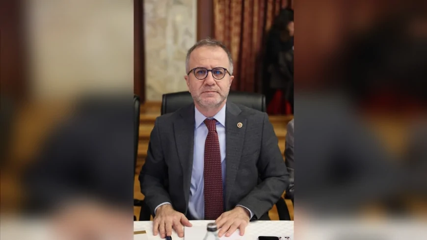 CHP’li Okan Konuralp: “Anıtkabir’de Slogan Atıp Mozoleye Çıkmadan Ayrılan Gruplar Var; Buna Tenezzül Eden Sizsiniz”