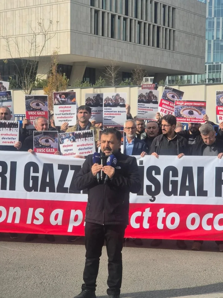 Ankara Filistin Dayanışma Platformu ABD Büyükelçiliği Önünde BMGK’nın Gazze Kararını “Diplomatik İşgal Projesi” Olarak Nitelendirerek Arabulucu Devletlere Sorumluluk Çağrısı Yaptı