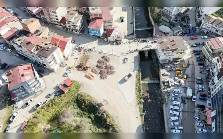 Ordu Büyükşehir Belediyesi Gölköy Merkezinde Başlattığı Yeni Meydan Çalışmasıyla İlçeye Modern Bir Yaşam Alanı Kazandırıyor