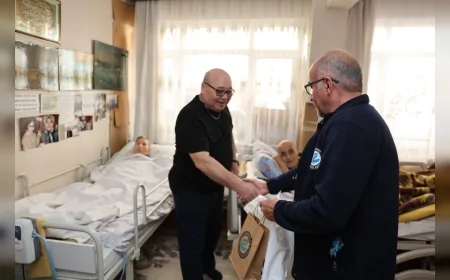 Eskişehir Büyükşehir Belediyesi 3 Aralık Engelliler Günü’nde Evde Bakım Hizmeti Alan 25 Haneye Ziyaret Gerçekleştirerek Destek Mesajını Ulaştırdı