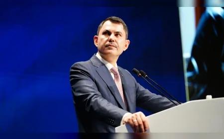 Çevre Şehircilik ve İklim Değişikliği Bakanı Murat Kurum: “Deprem bölgesinde tarihin en kapsamlı konut hareketi başarıyla tamamlanmıştır”