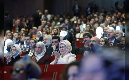 Emine Erdoğan ile Suriye Cumhurbaşkanı Ahmed Şara’nın Eşi Latife El Durubi Ankara’daki Görüşmede Dostluk ve Bölgesel İstikrar Mesajları Verdi